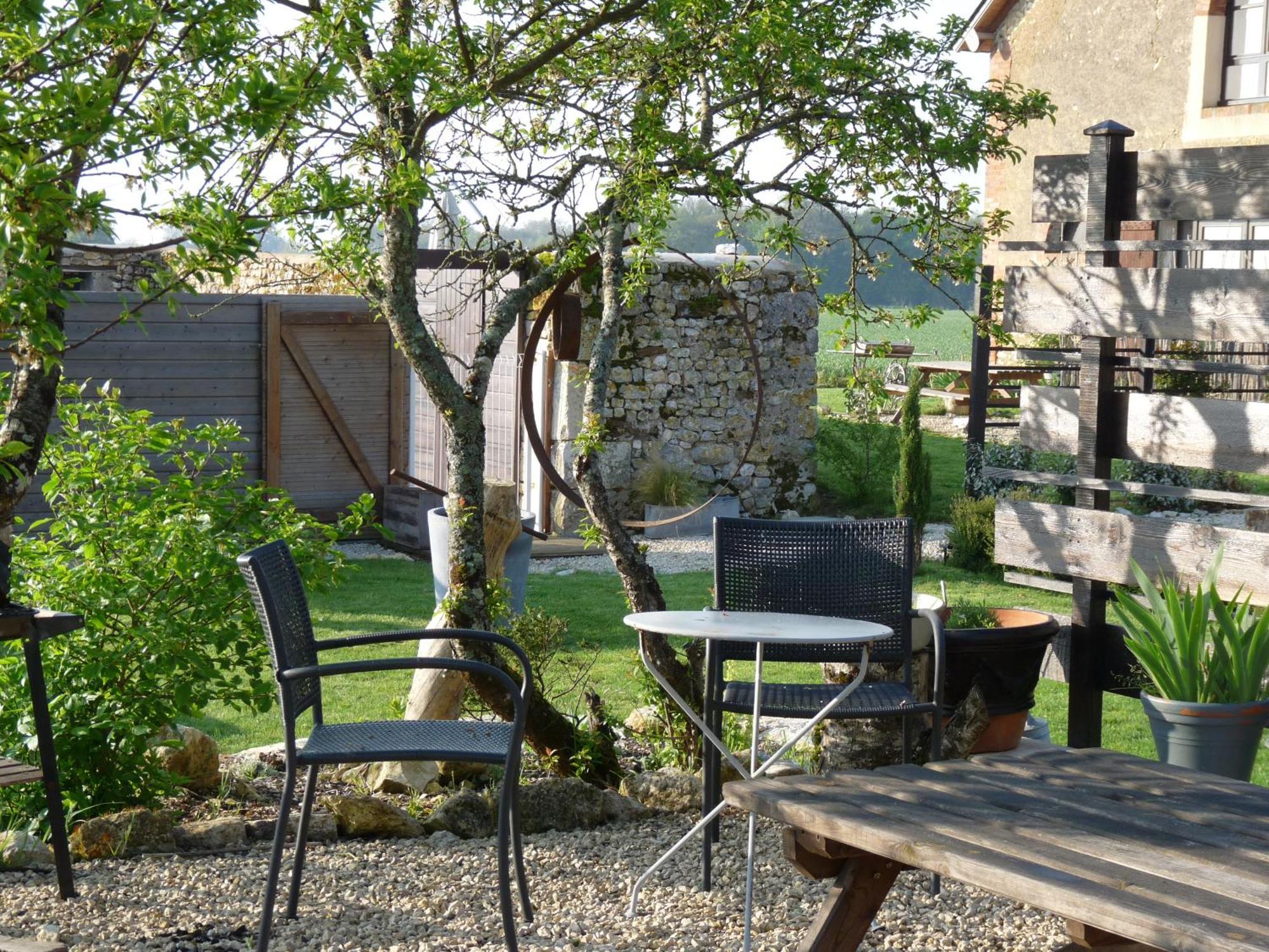 Bed and Breakfast La Ligne Angles-sur-lʼAnglin Exteriér fotografie